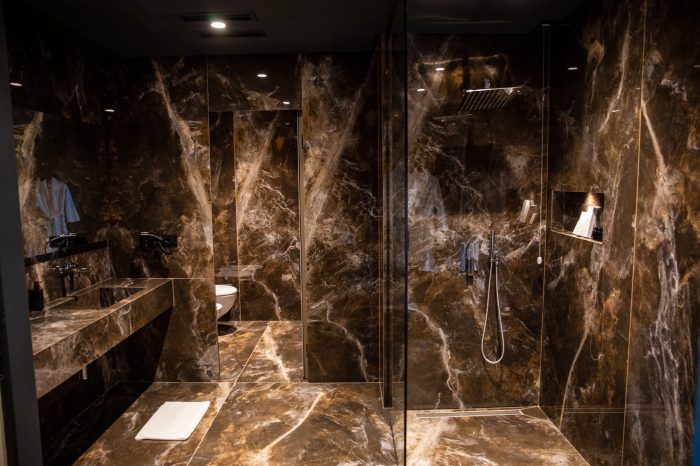 Bathroom - Business Suite